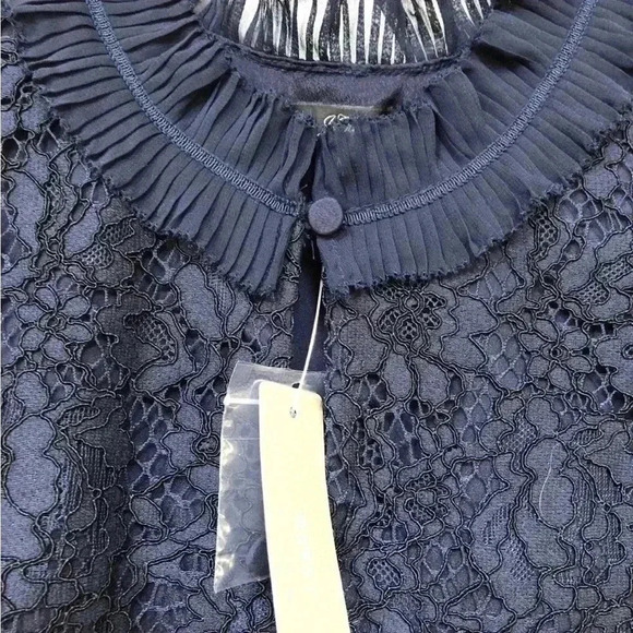 *NWT* J. Crew Women’s M Navy Blue Floral Lace Scalloped Hem Sleeveless Blouse - Picture 5 of 10